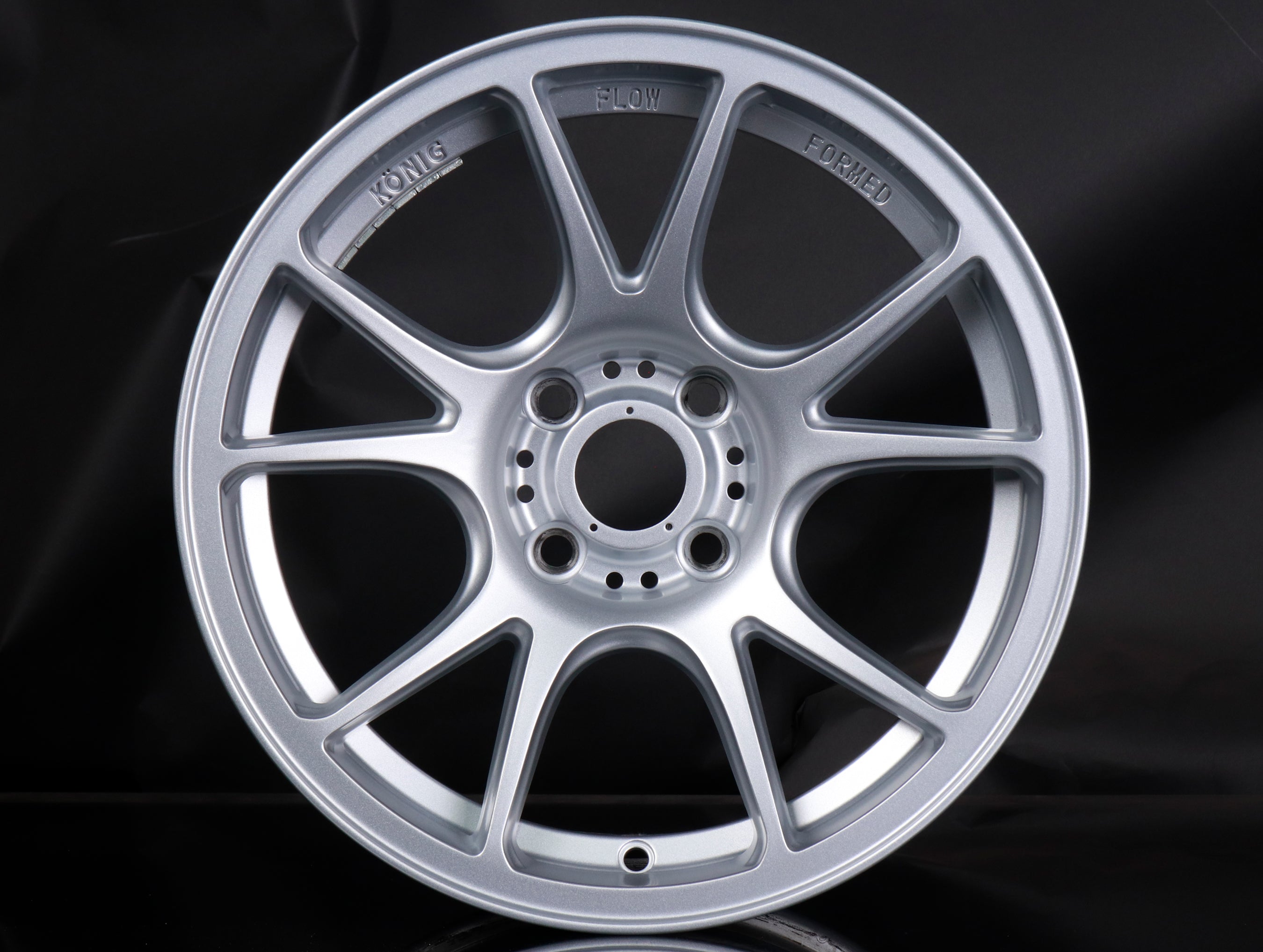 Konig Freeform - 15x8 / +25 & 15x9.5 / +29 / 4x100 - Matte Silver