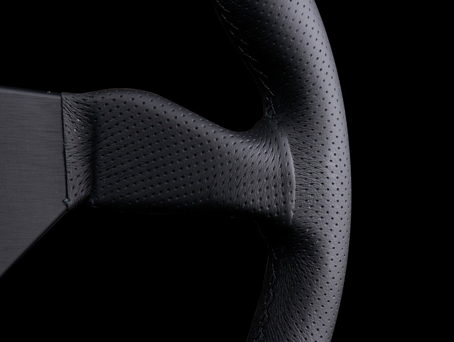 Personal Grinta 350mm Steering Wheel - Black Edition / Perforated Leather