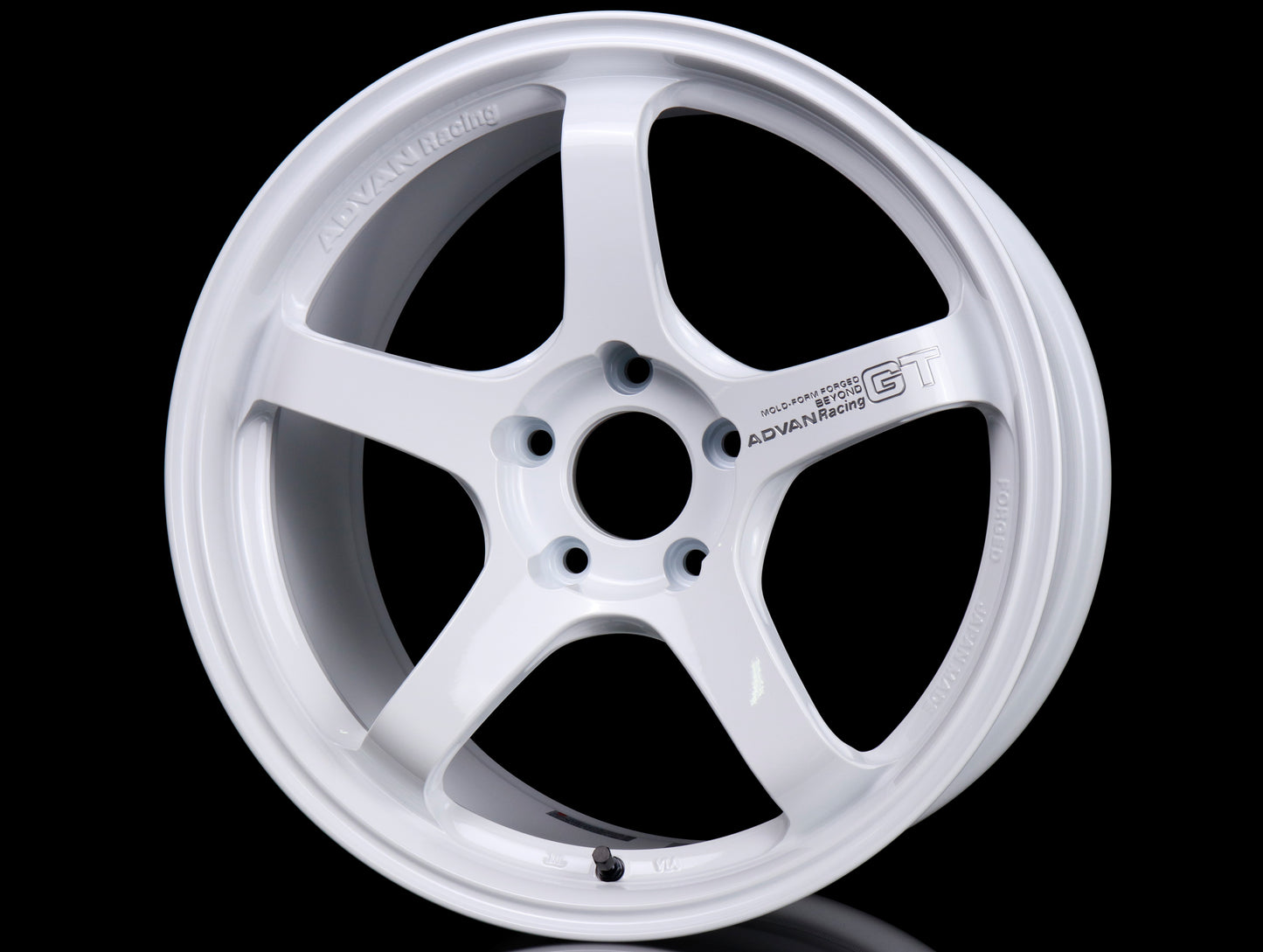 Advan Racing GT Beyond Wheels - Racing White - 18x9.5 / 5x120 / +38