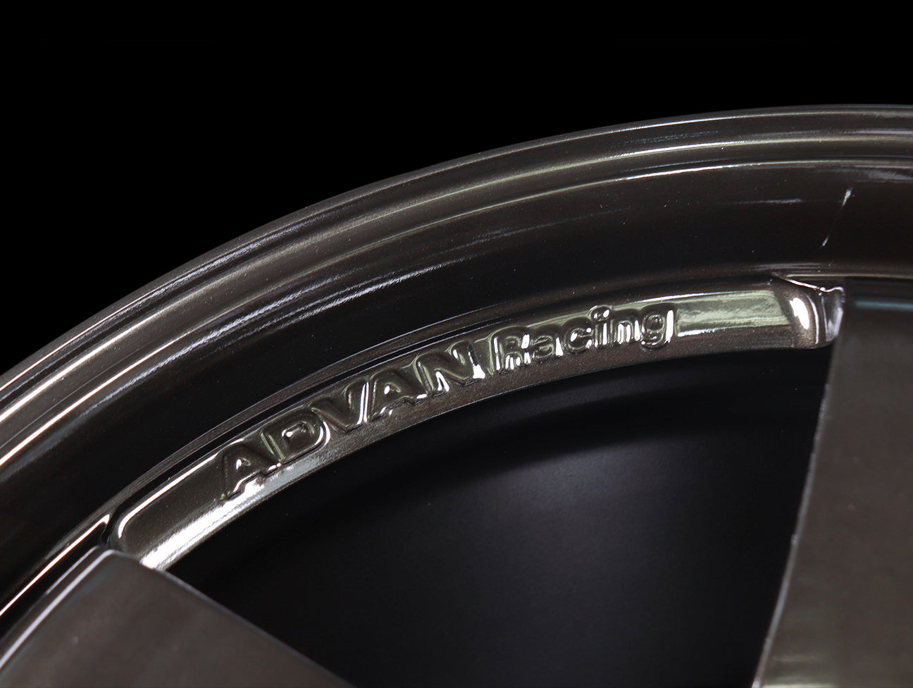 Advan Racing GT Premium Wheels - Smoked Black / 18x9.5 / 5x120 / +38