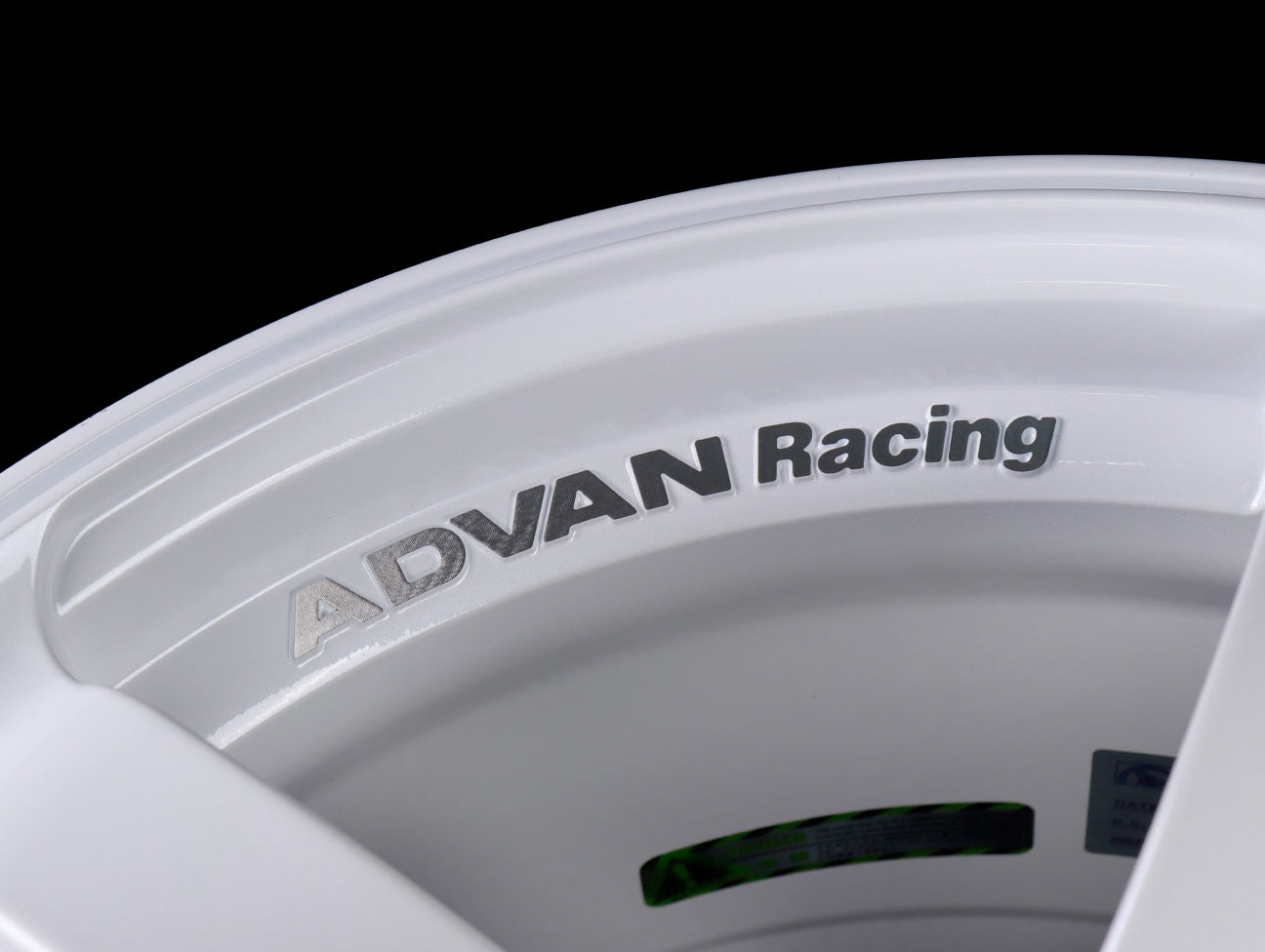 Advan Racing TC4 Wheels - White / 18x9.5 / 5x120 / +38