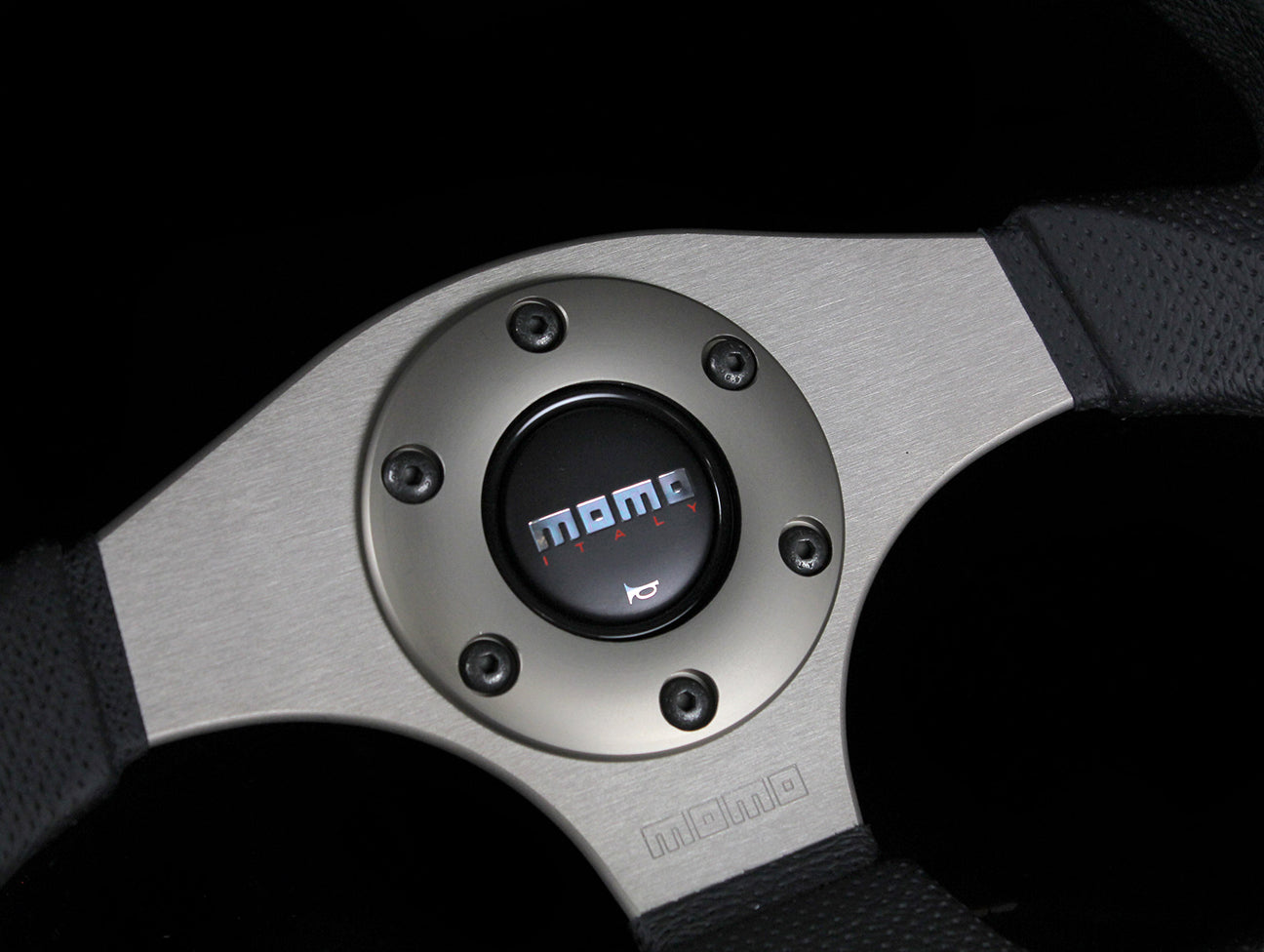 Momo Eagle 350mm Steering Wheel