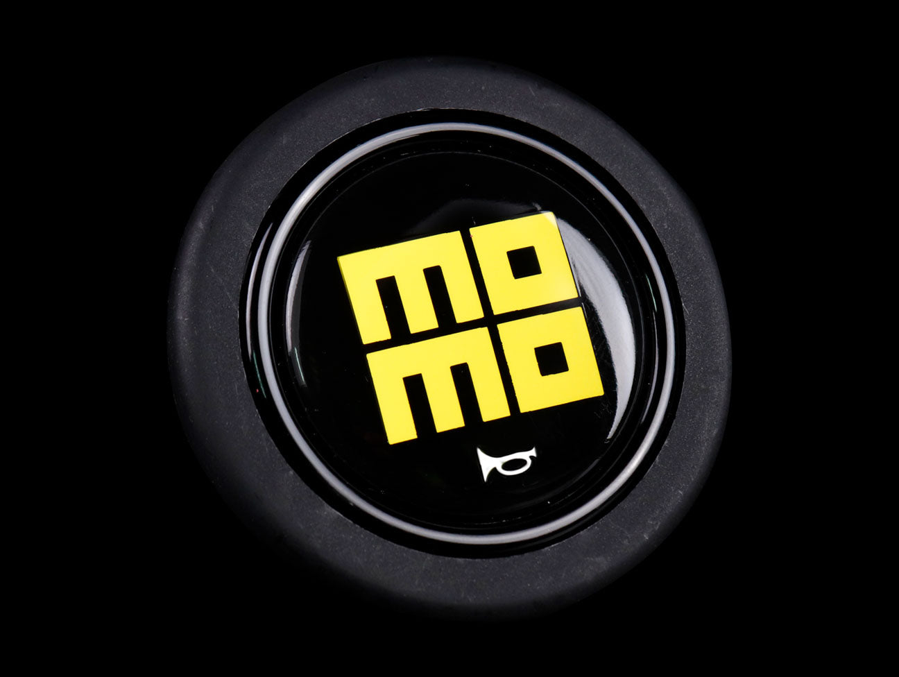 Momo Horn Button
