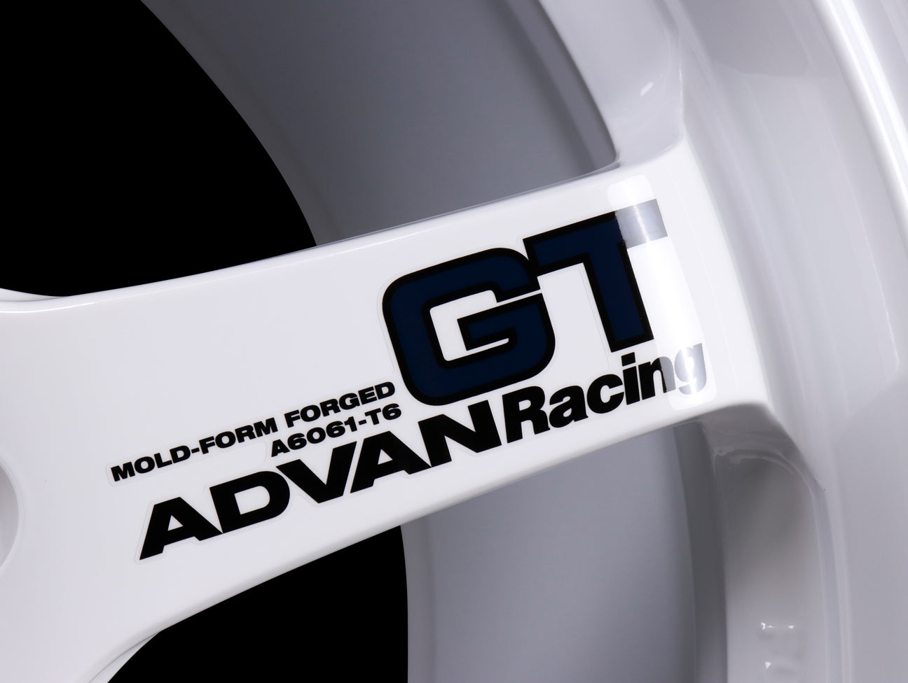 Advan Racing GT Wheels - Racing White / 18x9.5 / 5x120 / +35