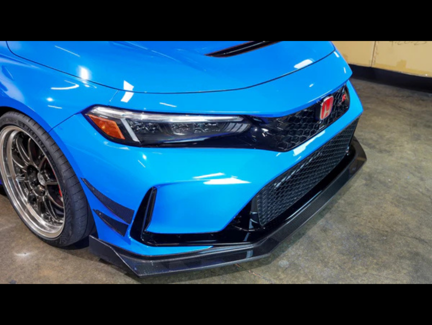 APR Performance Bumper Canards - 23+ Civic Type-R (FL5)