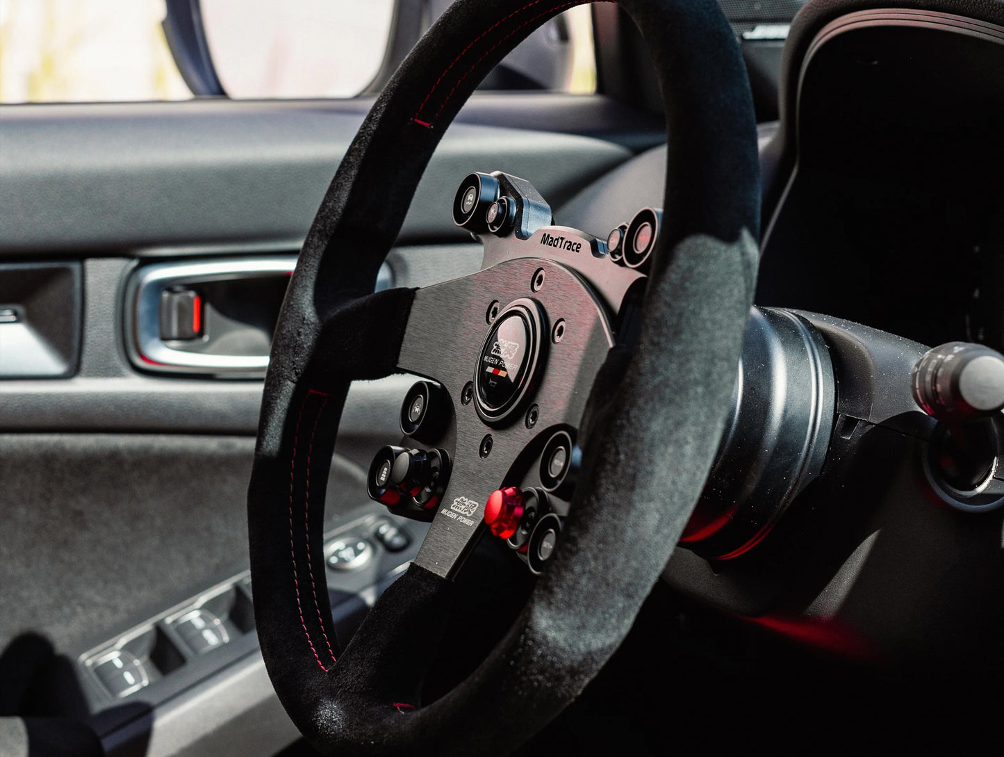 JQ Werks Madtrace MOMO Horn Cap Adapter