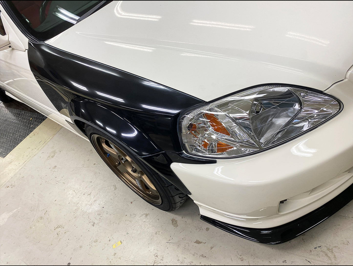 Mode Parfume Front Wide Fenders with Bumper Extensions - 99-00 Civic Hatchback