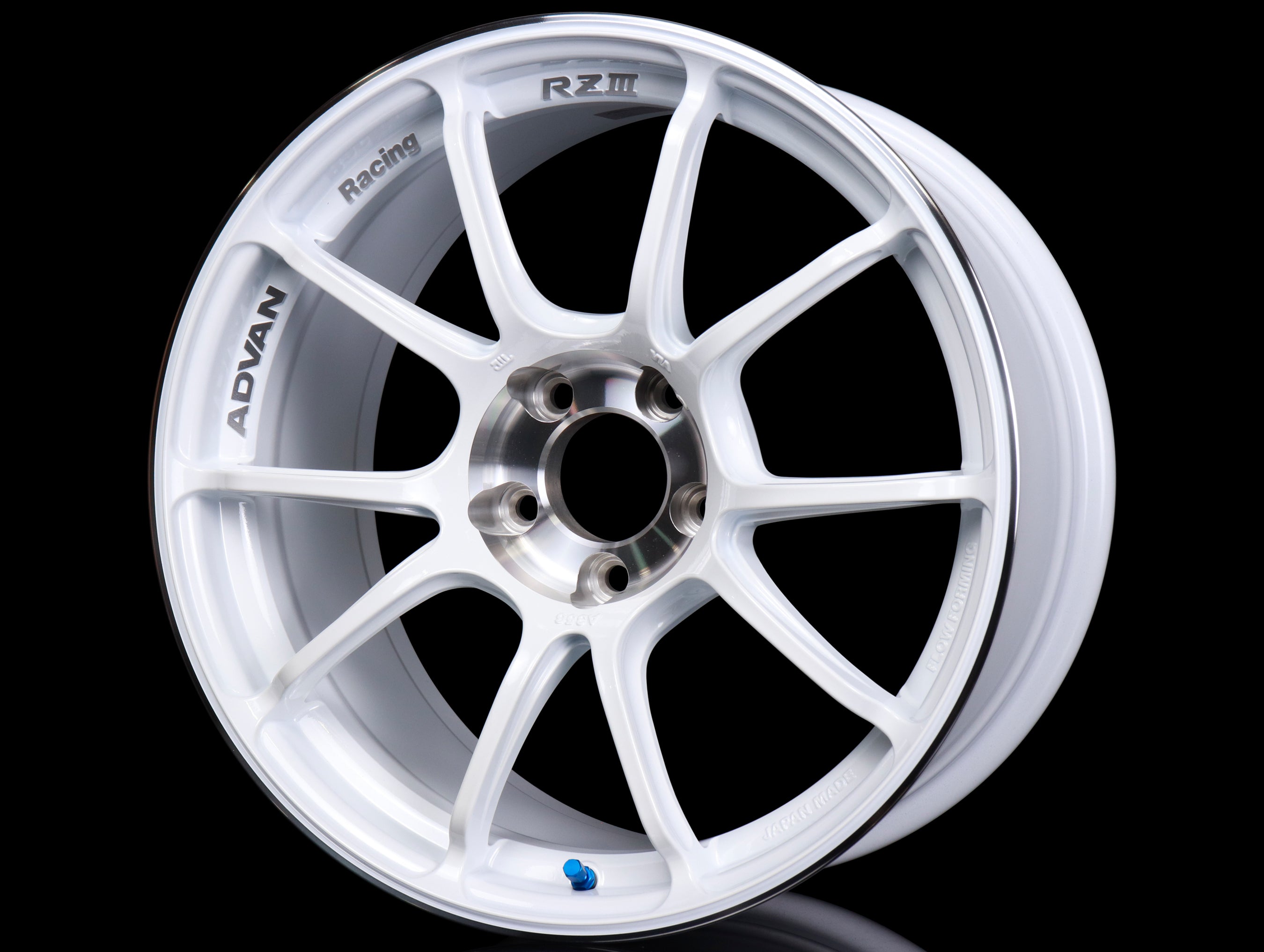 ADVAN Racing RZ 18インチ4本　PCD114.3 Advan Racing RZ III Wheels - Racing White Metallic / 18x9.5