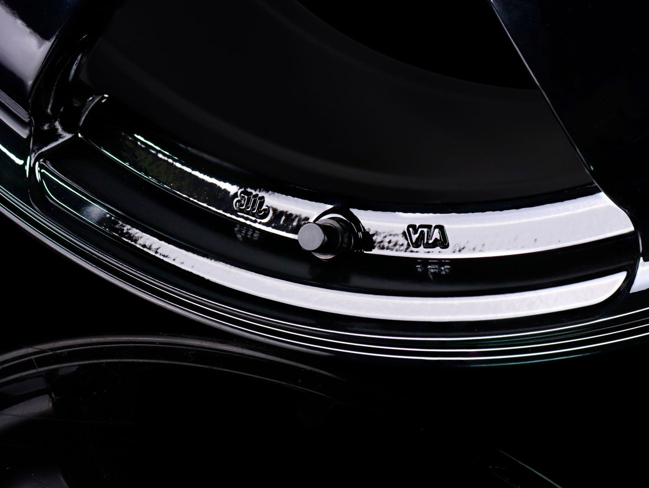 Advan Racing TC4 Wheels - Gloss Black / 18x9.5 / 5x120 / +38