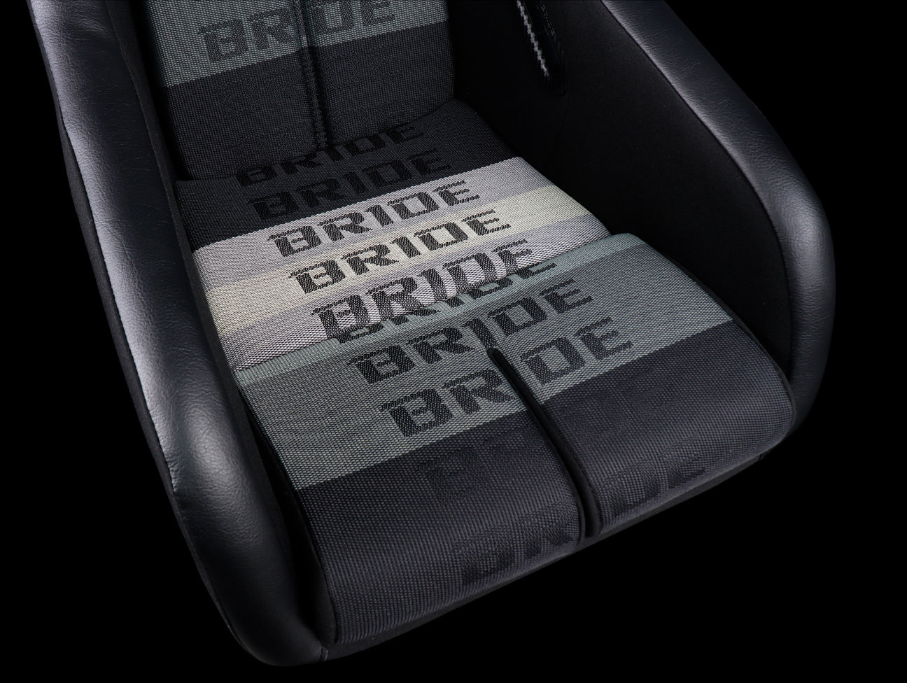 Bride Zeta IV Race Seat - Gradation Logo