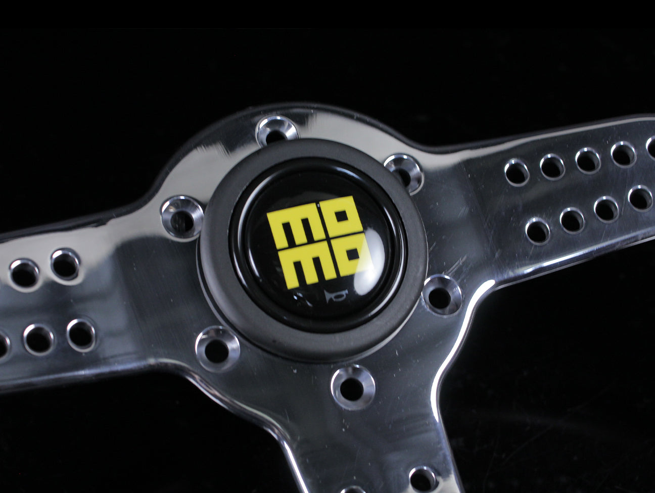 Momo 350mm Super Grand Prix Steering Wheel