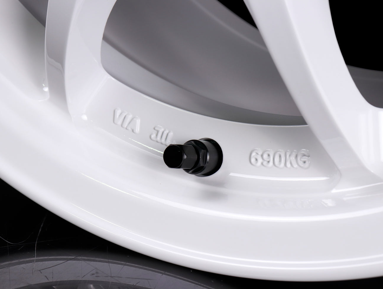 Mugen MC10L White Wheel - 15x8.0 / 4x100 / +32