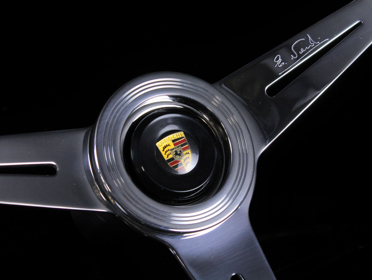 Nardi Horn Button - Porsche