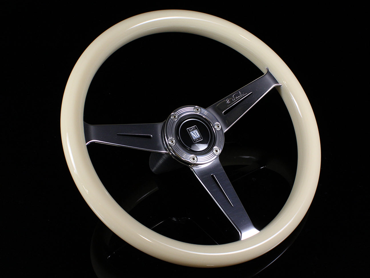 Nardi Marine White Ivory 360mm Steering Wheel w/ Polished Spokes