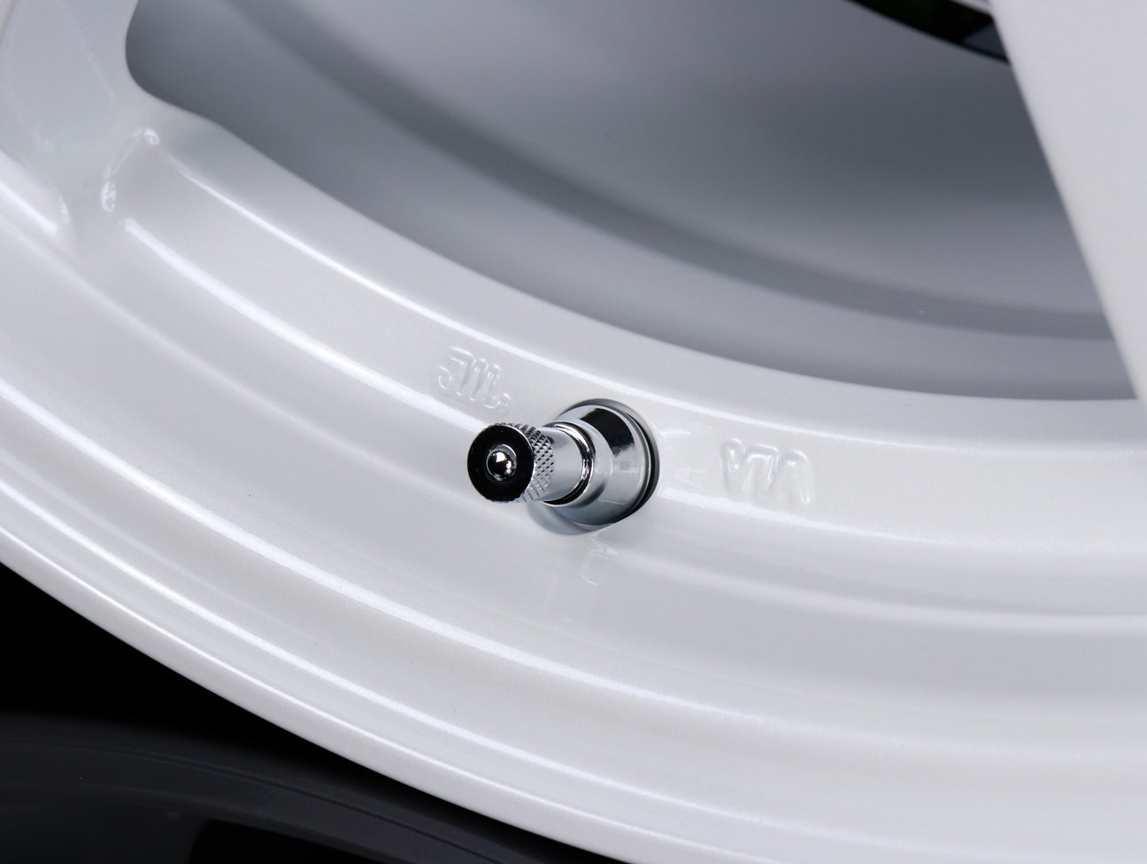 Rays Gram Lights 57DR Wheels - Ceramic Pearl White 17x9 / 5x114 / +38