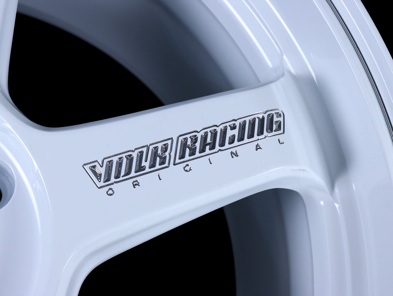 Volk Racing TE37 Ultra Wheels - Dash White / 19x9.5 / 5x120 / +36