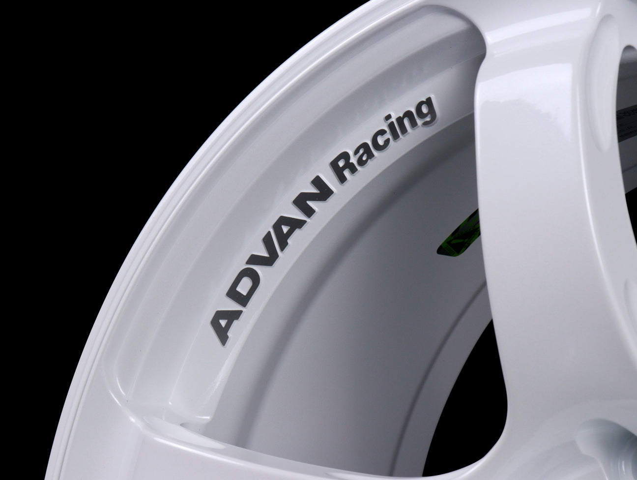 Advan Racing TC4 Wheels - White / 18x9.5 / 5x114.3 / +35 - JHPUSA